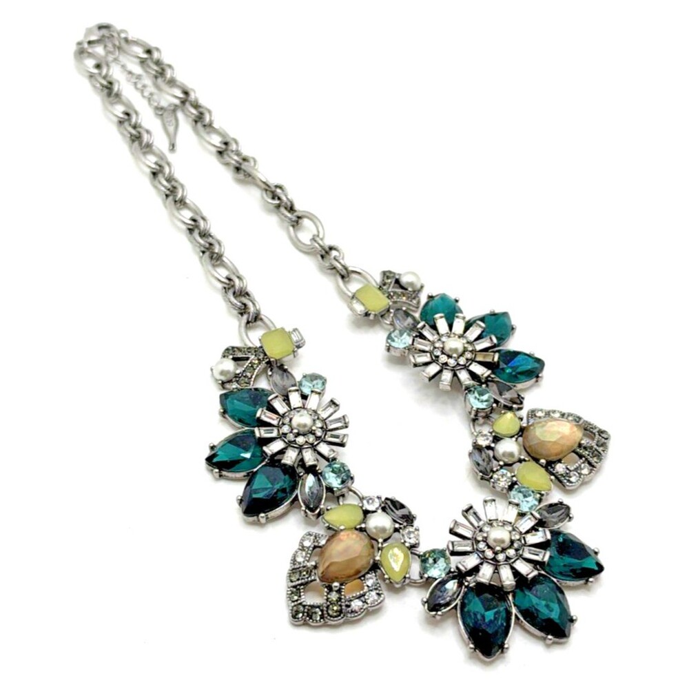 NWOT Chloe + Isabel BEAU MONDE Floral Bib Necklace Rhinestone Statement 17"-19"
